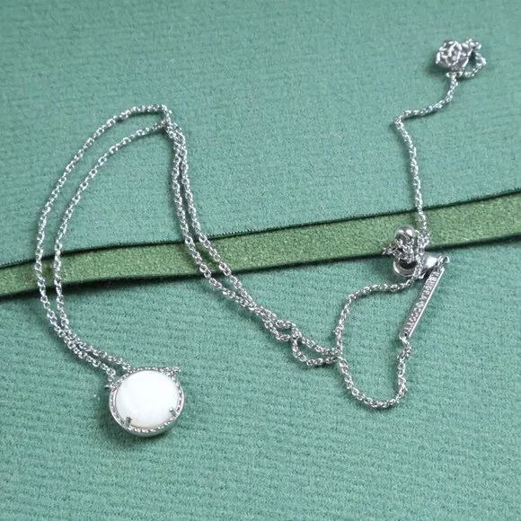 Kendra Scott Volleyball Necklace White Mother-of-Pearl Silver - Picture 3 of 3